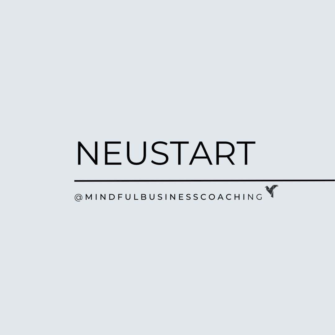 Minimalistischer Social-Media-Post zum Neustart, gestaltet von Webagentur Rosenheim